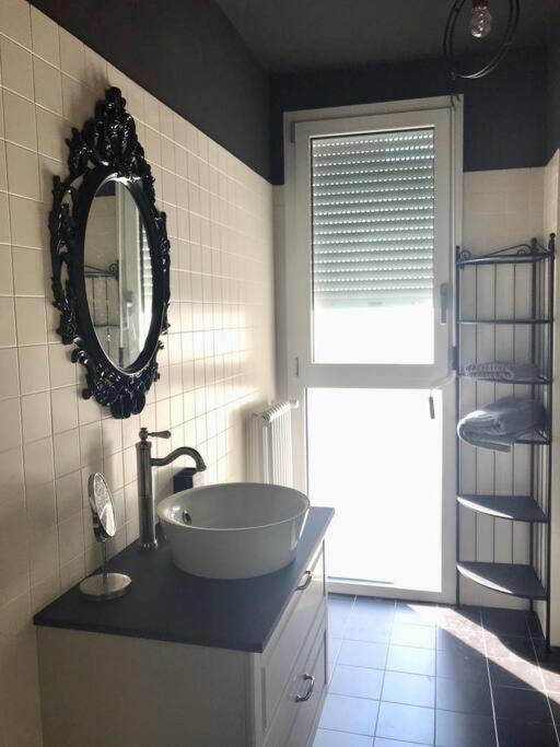 Apartamento Comodo Bilocale Nuovo Milano Exterior foto